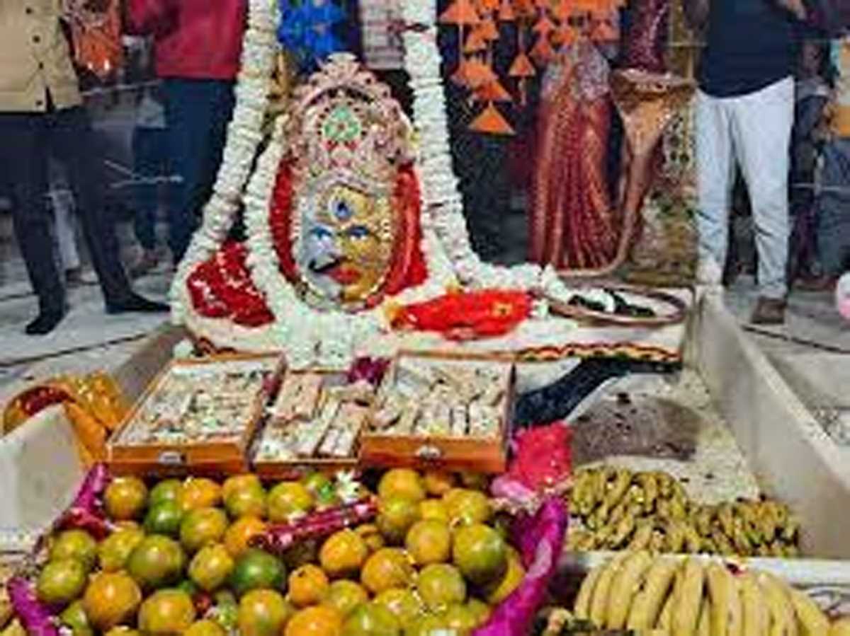 महाशिवरात्रि पर देवघर के कामना ज्योतिर्लिंग पर जलाभिषेक के लिए उमड़ा भक्तों का सैलाब